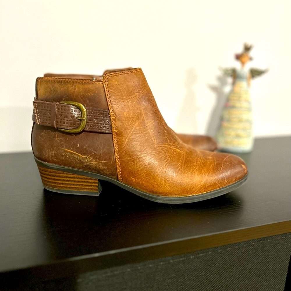 Clarks “collection” Addiy Kara ankle boot